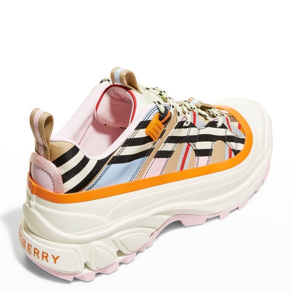 Burberry Arthur Check Runway Sneakers 9.5 - Picture 2 of 7